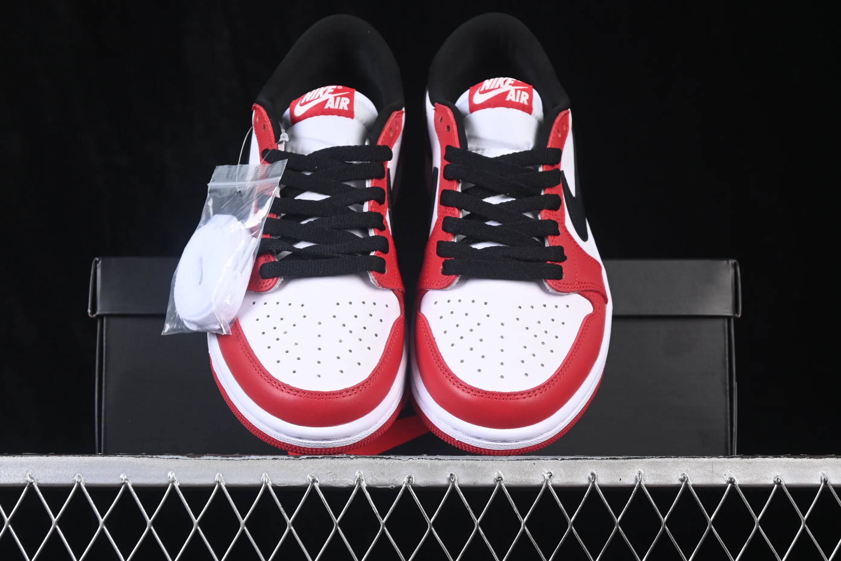 All categories Air Jordan Jordan series basketball shoes Air Jordan 1 Low W version Air Jordan 1 Low OG AJ1 Joe 1 white red black hook low-top casual sneakers HQ6998-600